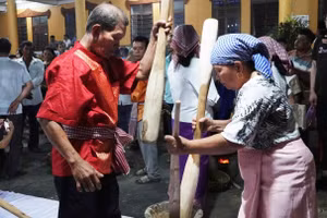 Đồng bào dân tộc TP Cần Thơ tham gia các hoạt động văn hóa - xã hội. Ảnh: Yến Phương.