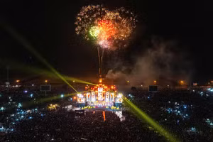 Toàn cảnh Chương trình nghệ thuật mừng Đảng, mừng Xuân Bính Ngọ 2026 tại Quảng trường Trần Quang Khải (An Giang).