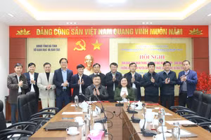 Lễ ký kết bàn giao tiếp nhận Trung tâm GDNN - GDTX các huyện sang trực thuộc Sở GD&ĐT.