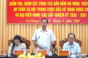 Phó Chủ tịch Quốc hội Trần Quang Phương ghi nhận, đánh giá cao công tác chuẩn bị tổ chức bầu cử của tỉnh An Giang.
