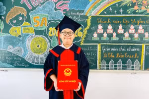 Em Hà Ngọc Quốc Hưng thích đặt câu hỏi và khám phá thế giới xung quanh.