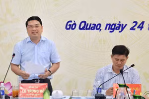 Ông Lê Trung Hồ, Phó Chủ tịch UBND tỉnh An Giang phát biểu chỉ đạo tại cuộc họp kiểm tra công tác chuẩn bị Ngày hội.