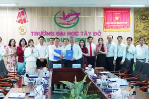 Lễ Ký kết Thỏa thuận hợp tác truyền thông.