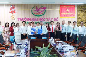 Lễ Ký kết Thỏa thuận hợp tác truyền thông.