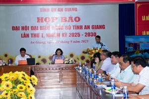 Quang cảnh buổi Họp báo.