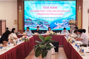 Tọa đàm Xây dựng tour, tuyến, sản phẩm du lịch trên địa bàn tỉnh An Giang. Ảnh: Vĩnh Thông