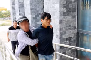 Lực lượng Công an bắt giữ Thạch Thanh Tuấn trong chưa đầy 24 giờ gây án. Ảnh: Tiến Tầm.