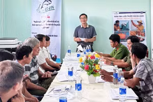 Quang cảnh buổi tập huấn về quản lý rác thải ngư lưới cụ.