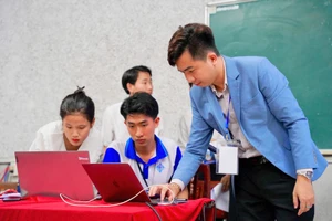 Ths Huỳnh Ngọc Thái Anh tại buổi tập huấn "Nâng cao năng lực số cho sinh viên". 