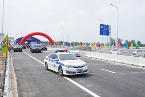 Sự kiện đánh dấu việc chính thức nối thông toàn tuyến đường bộ cao tốc Bắc - Nam phía Đông.