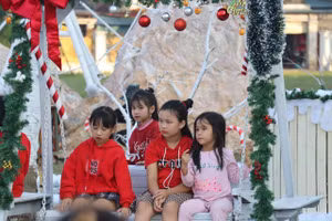 Rộn ràng không khí Giáng sinh tại nhà thờ Vạn Hạnh (phường Trần Phú, Hà Tĩnh).