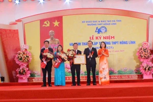 Trường THPT Hồng Lĩnh kỷ niệm 40 năm thành lập