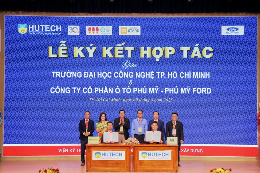 Đại diện Ban giám hiệu HUTECH ký hợp tác với các doanh nghiệp. Ảnh: HUTECH. 1d8a0485.jpg