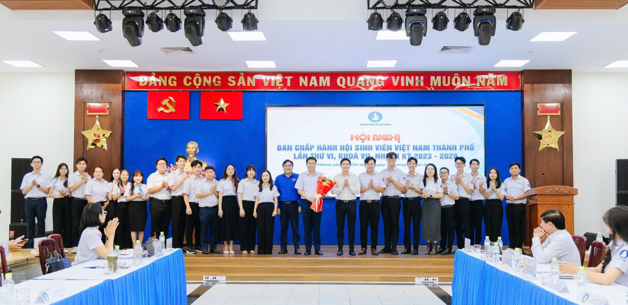 Ra mắt Ban chấp hành Hội sinh viên Việt Nam TPHCM lần thứ VI, khóa VII, nhiệm kỳ 2023 - 2028. img-2893.jpg