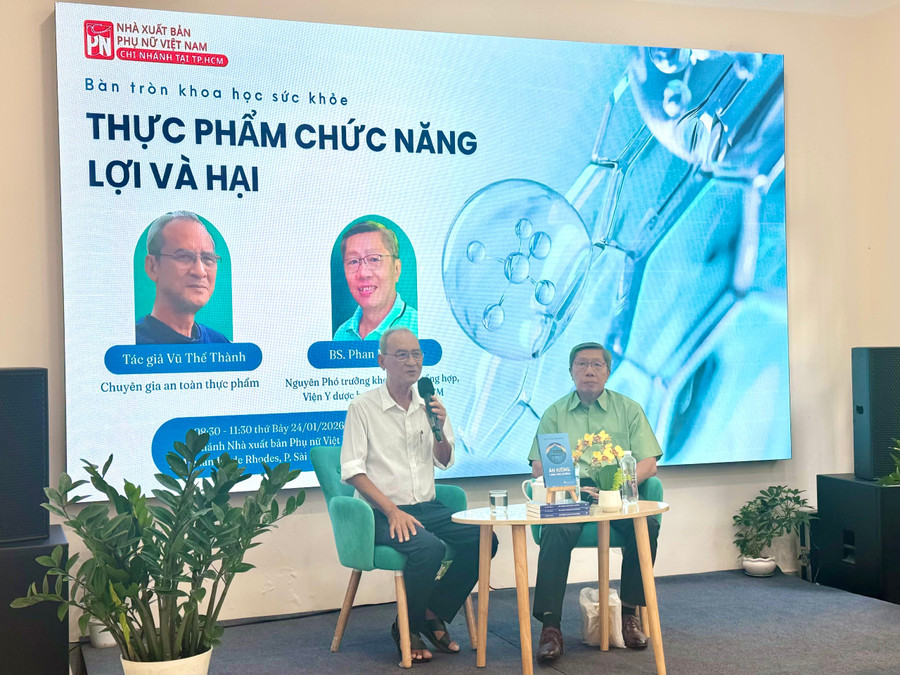 Bàn tròn khoa học sức khỏe "Thực phẩm chức năng - Lợi và hại". Ảnh: Thuỳ Linh.