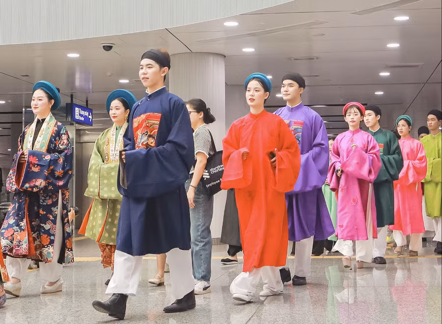 Ngày hội Việt phục "Tóc xanh vạt áo" lần V năm 2025. Ảnh: TXVA. 