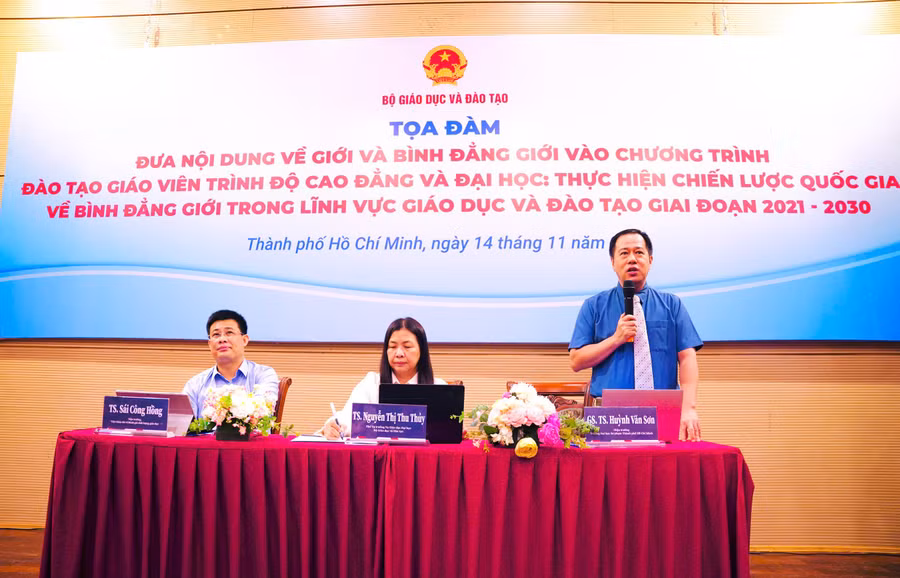 Tọa đàm "Đưa nội dung về giới và bình đẳng giới vào chương trình đào tạo giáo viên". Ảnh: HCMUE. 