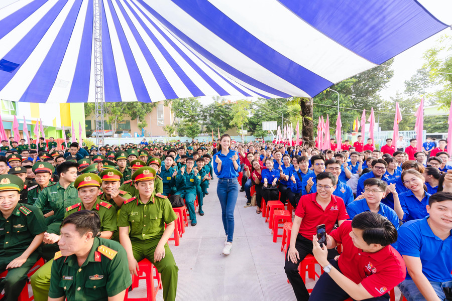 Hoa hậu Trần Tiểu Vy đồng hành cùng chiến dịch tình nguyện. thanhphuc-6-min-1.jpg