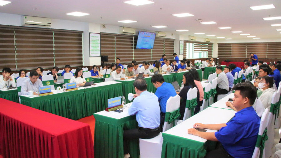 Toàn cảnh hội nghị. Ảnh: Trung tâm phát triển Khoa học và Công nghệ trẻ. 089a9705.jpg