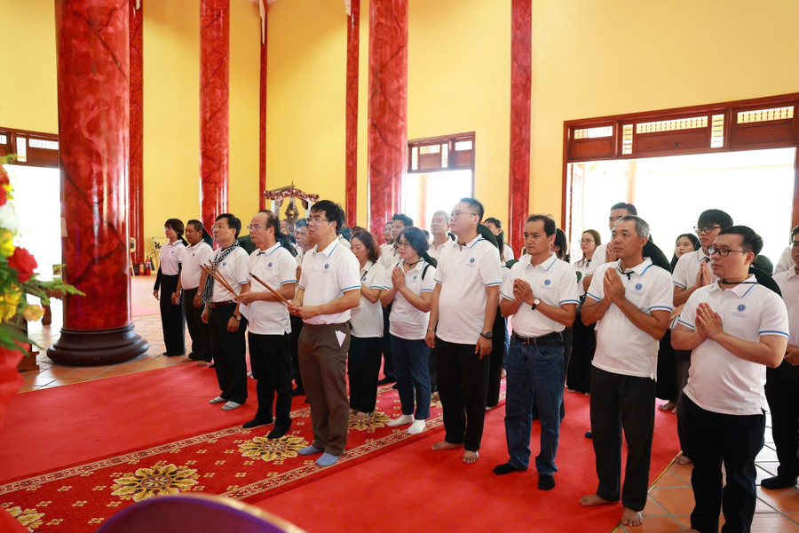 truong-dh-luat-dang-huong-tuong-nho-cac-ahls.jpg