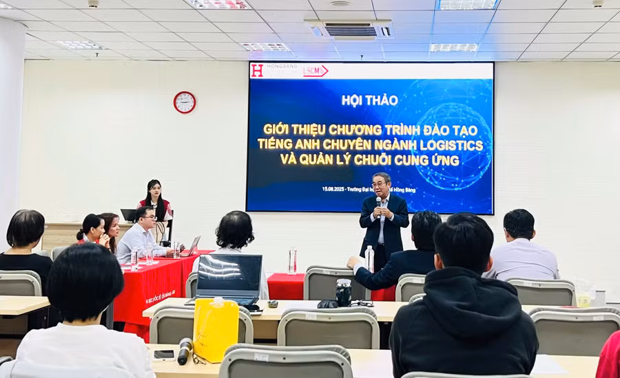 Hội thảo giới thiệu Chương trình đào tạo tiếng Anh ngành Logistics tại Trường Đại học Quốc tế Hồng Bàng. Ảnh: A.T