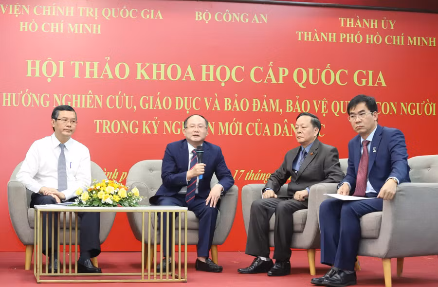 Hội thảo khoa học cấp quốc gia "Định hướng nghiên cứu, giáo dục và bảo đảm, bảo vệ quyền con người trong kỷ nguyên mới của dân tộc". Ảnh: Ngô Tùng. 