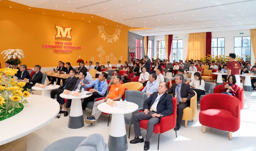 ASTID 2025 được tổ chức tại Trường Đại học Công nghệ Miền Đông với quy mô tham dự lớn. Ảnh: MIT. 