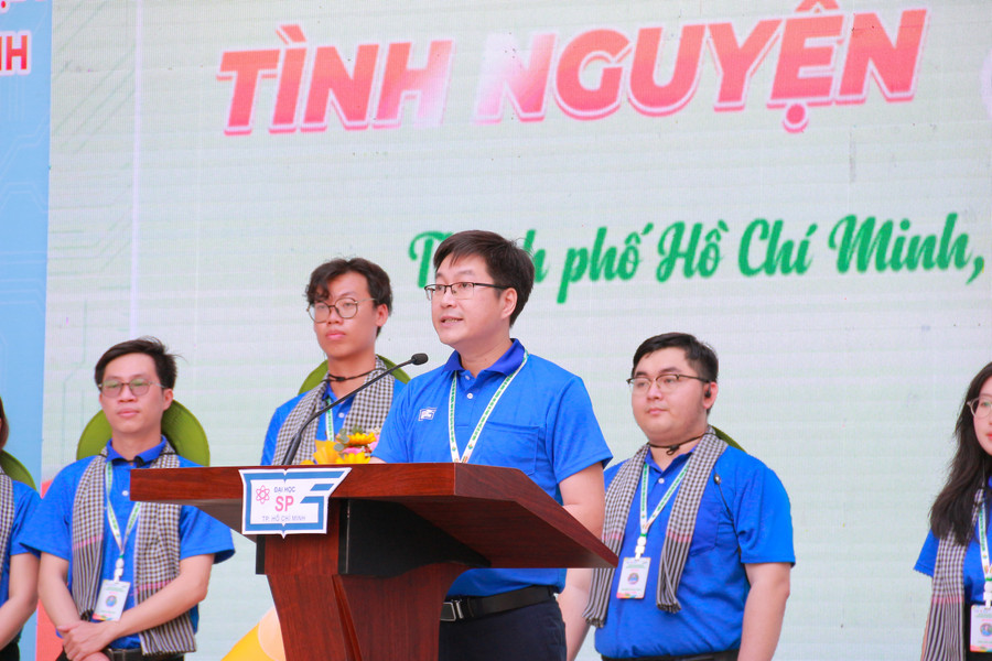 ThS Nguyễn Ngọc Trung - Ủy viên Ban Thường vụ Đảng ủy, Phó Hiệu trưởng, Chủ tịch Công đoàn trường phát biểu. untitled-13.jpg