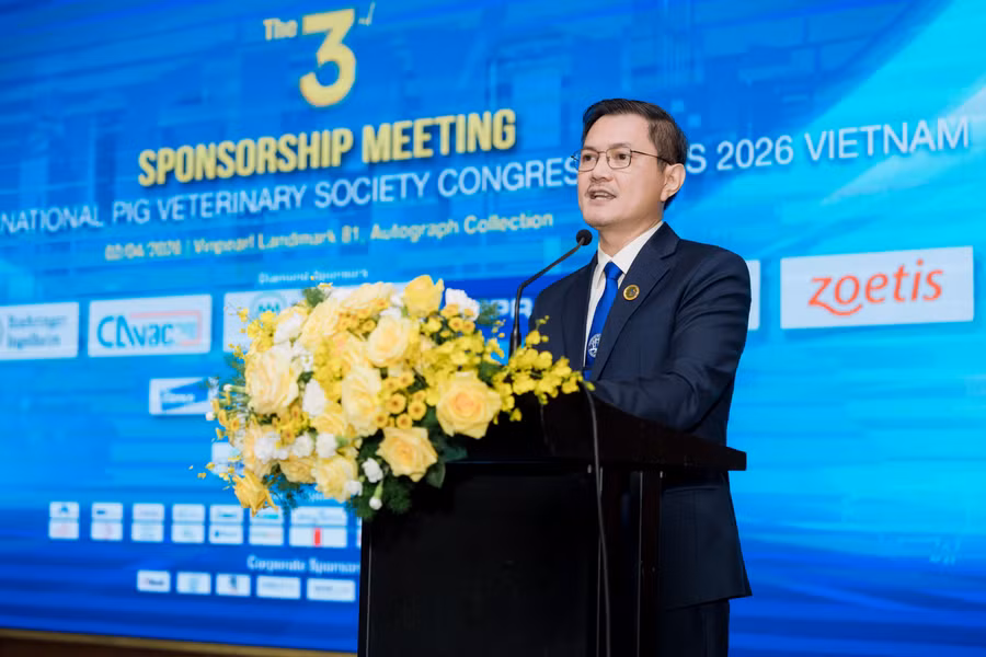 PGS.TS Nguyễn Tất Toàn, Trưởng Ban tổ chức Hội nghị IPVS 2026, Hiệu trưởng Trường Đại học Nông Lâm TPHCM phát biểu khai mạc hội nghị. 