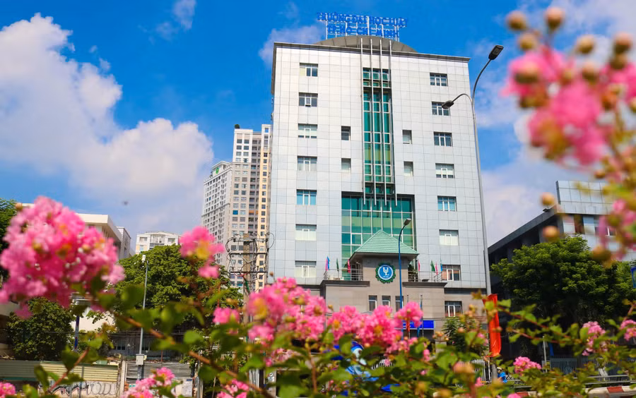 Trường Đại học Luật TPHCM. 