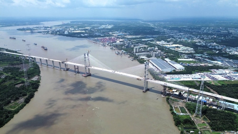 Cầu Bình Khánh trên tuyến cao tốc Bến Lức - Long Thành. Ảnh: Anh Tú cau-binh-khanh-6.jpg