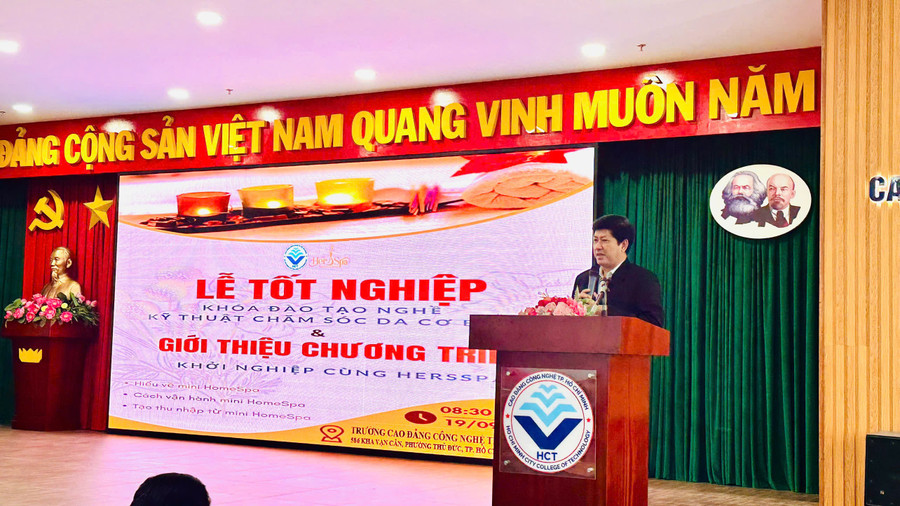 ThS Nguyễn Ngọc Hiển - Hiệu trưởng Trường Cao đẳng Công nghệ TPHCM. Ảnh: NTCC. d4cfc07c8a11004f5900.jpg