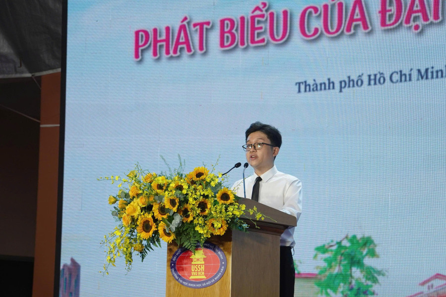 Nguyen Hieu Nhan – der neue Jahrgangsbeste der Ho Chi Minh City National University nach der Kapazitätsbewertungsmethode mit einer Punktzahl von 1060 Punkten. Foto: HCMUSSH. 554829516-1233076912180953-2454897816777888853-n.jpg