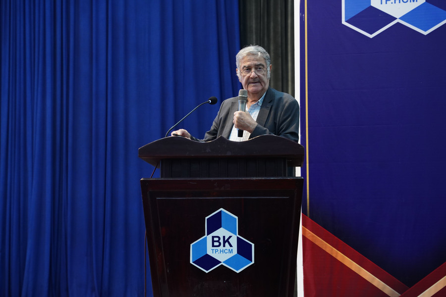 Giáo sư Serge Haroche. Ảnh: HCMUT. dsc00108.jpg