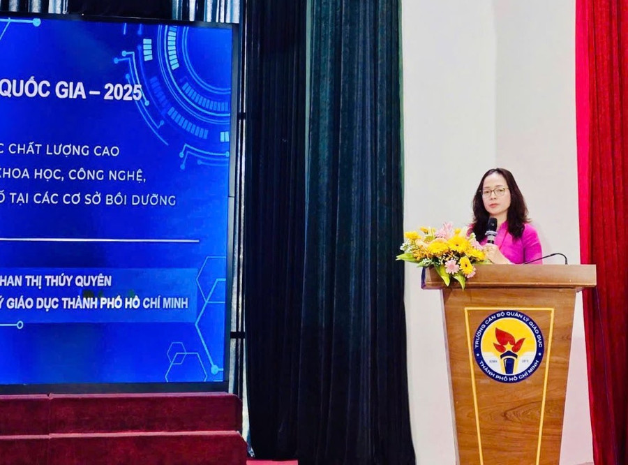 Dr. Phan Thi Thuy Quyen - a Ho Si Minh-városi Oktatásirányítási Iskola igazgatóhelyettese. Fotó: NTCC. 511.jpg