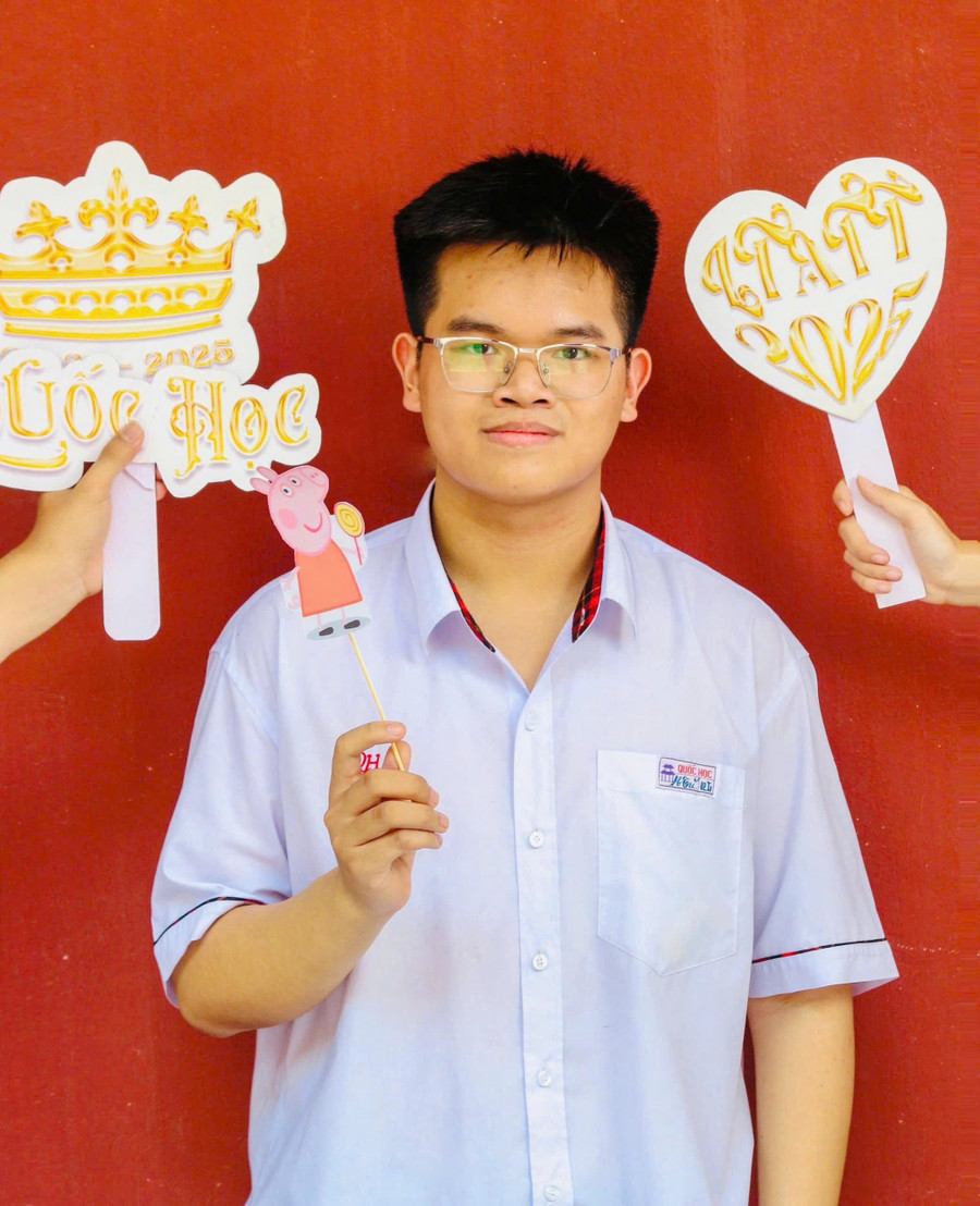 Mai Quang Minh Trí - Thủ khoa đầu vào bằng phương thức xét kỳ thi Đánh giá năng lực của Đại học Quốc gia TPHCM năm 2025. Ảnh; NVCC. anh-1-1.jpg