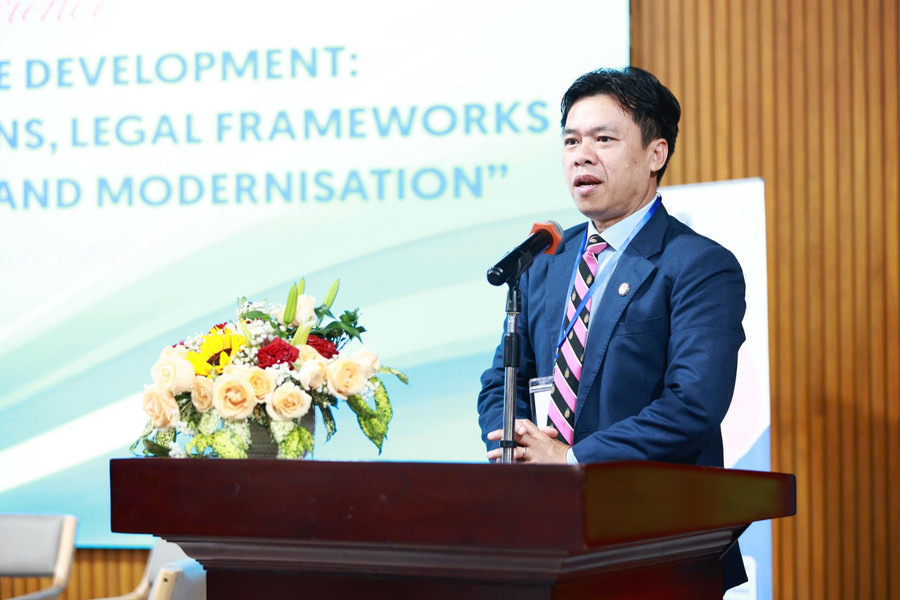 GS.TS Đỗ Văn Đại - Phó Hiệu trưởng Trường Đại học Luật TPHCM phát biểu tại hội thảo. Ảnh: HCMULAW. cd7ea4b11b87add9f496.jpg