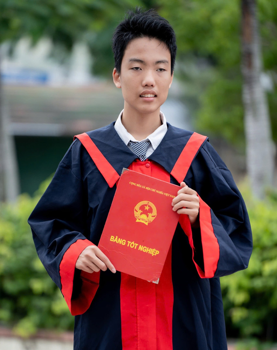Lê Minh Khôi - tân thủ khoa ngành Khoa học Máy tính. Ảnh: NVCC. z6968751184539-4fec01450c883cb5c112b609177206d5-7129.jpg