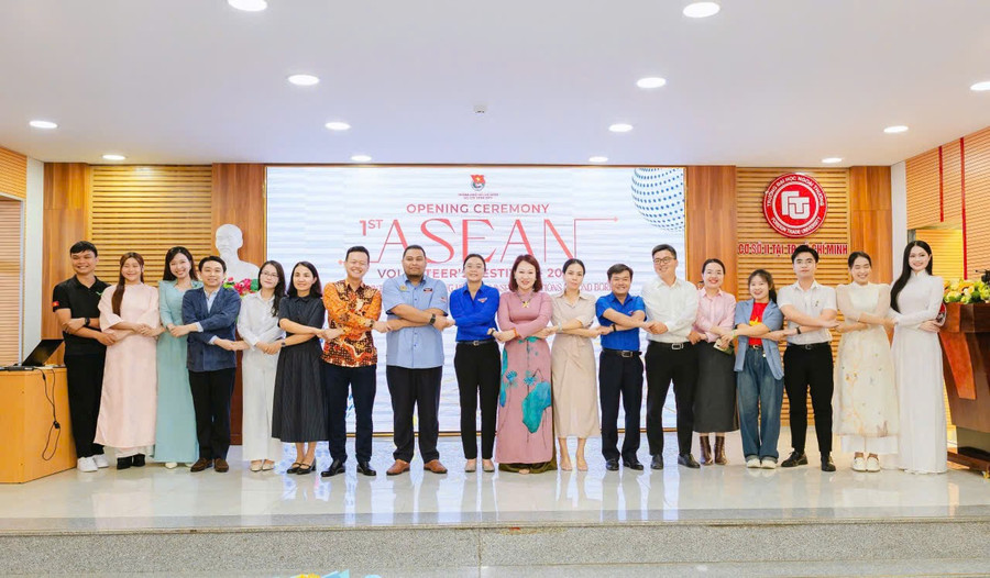 Đại biểu và tình nguyện viên các nước ASEAN tham dự Lễ khai mạc Ngày hội Những người tình nguyện ASEAN lần thứ I - năm 2025. ff39eea54d4fc4119d5e.jpg