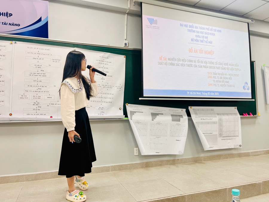 Kiều My tại buổi bảo vệ đồ án tốt nghiệp. Ảnh: NVCC. hehehe.jpg