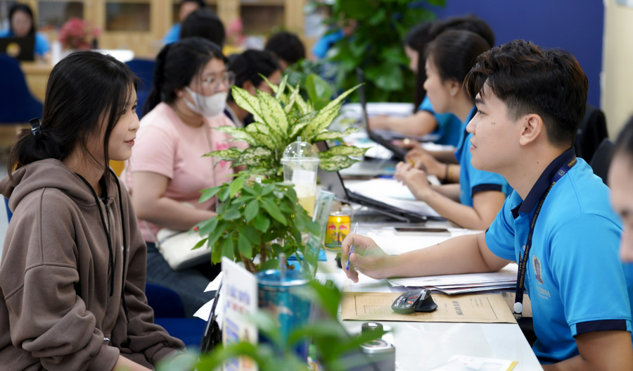 Có nhiều con đường để đến với ngành nghề yêu thích, dù điểm thi không như ý. Ảnh: GDU. gdu-1.png