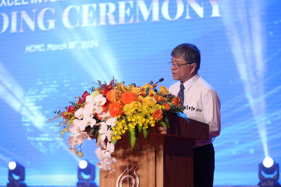 Ông Nguyễn Văn Hiếu phát biểu tại buổi lễ.