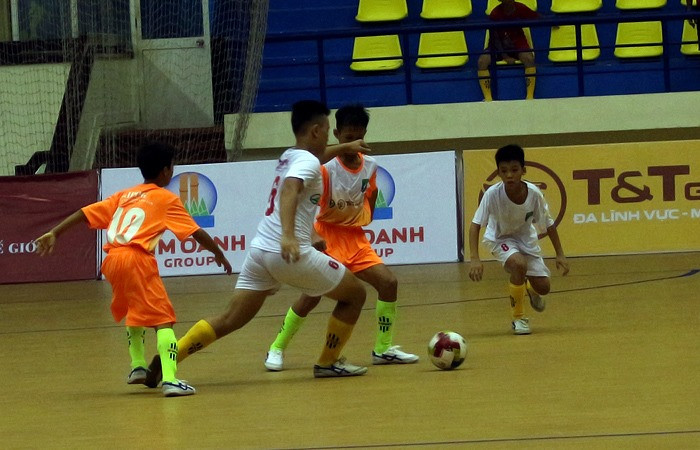 Giải bóng đá trẻ em có hoàn cảnh đặc biệt 2019 được xem là một giải đấu bổ ích, có ý nghĩa dành cho trẻ em đang sinh sống tại các cơ sở trợ giúp xã hội trên toàn quốc Giải bóng đá trẻ em có hoàn cảnh đặc biệt 2019 được xem là một giải đấu bổ ích, có ý nghĩa dành cho trẻ em đang sinh sống tại các cơ sở trợ giúp xã hội trên toàn quốc