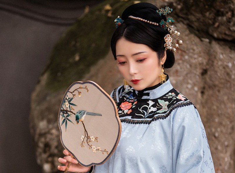 Nhờ nốt ruồi ở lòng bàn chân, nha hoàn đổi đời làm mẹ hoàng đế - Hình 3 Nho not ruoi o long ban chan, nha hoan doi doi lam me hoang de-Hinh-3