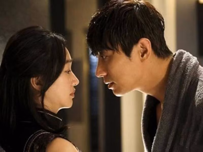 Vo cu thuong xuyen ghe nha, ngu lai voi y do khien toi tuc gian