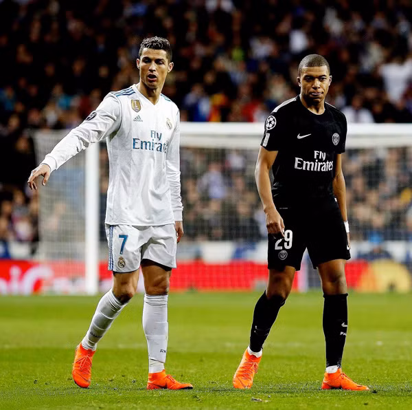 Mbape muốn đến Real Madrid để nối tiếp bước chân của thần tượng C.Ronaldo Mbape muốn đến Real Madrid để nối tiếp bước chân của thần tượng C.Ronaldo