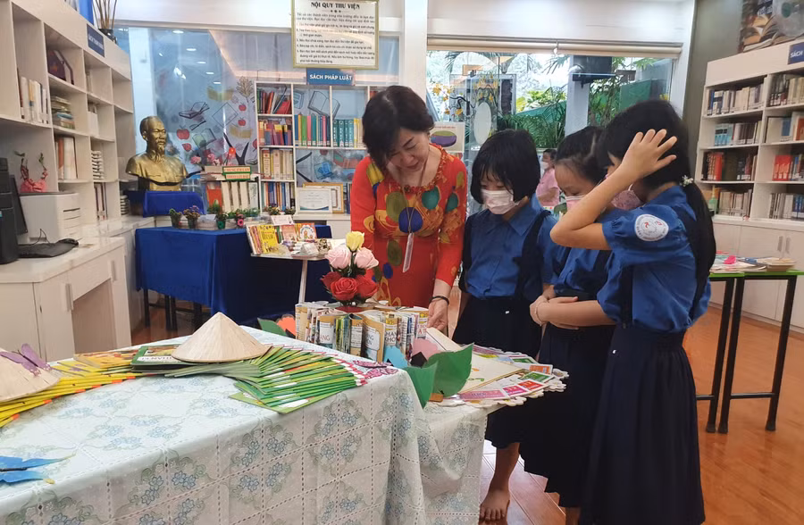 Thư viện của Trường tiểu học Hoà Bình (quận 1).