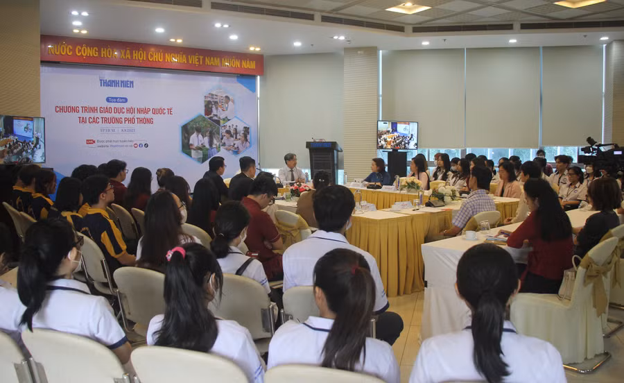 Toàn cảnh buổi tọa đàm.