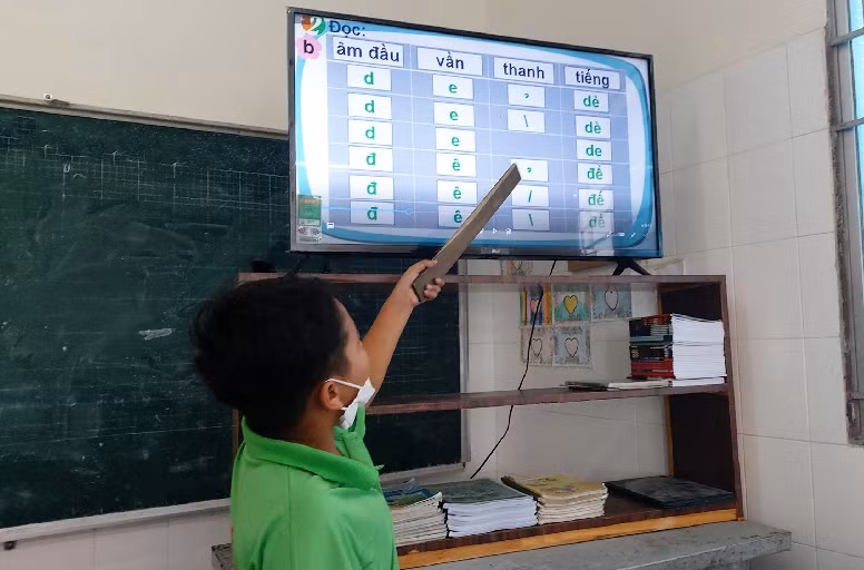 Hiện tại có 96 trẻ đang theo học ở lớp học tình thương này.