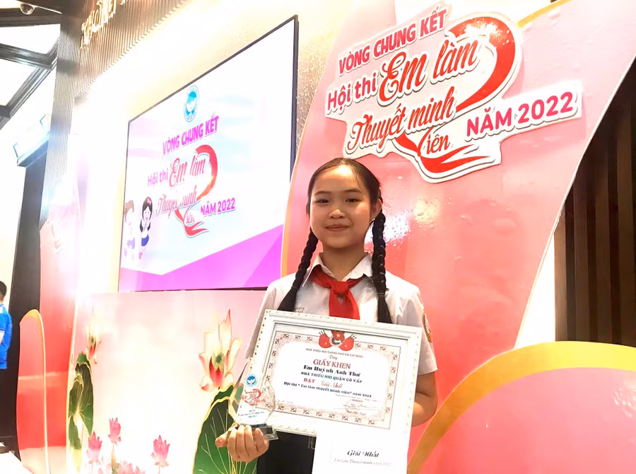 Em Huỳnh Anh Thư ứng cử viên Công dân trẻ tiêu biểu TPHCM 2023. Ảnh: Liên đội THCS Nguyễn Du, Gò Vấp.